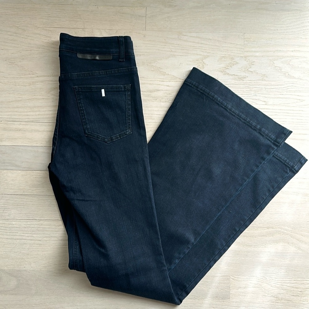 Stella McCarntney bell bottom jeans stretchy never worn dark blue size 27